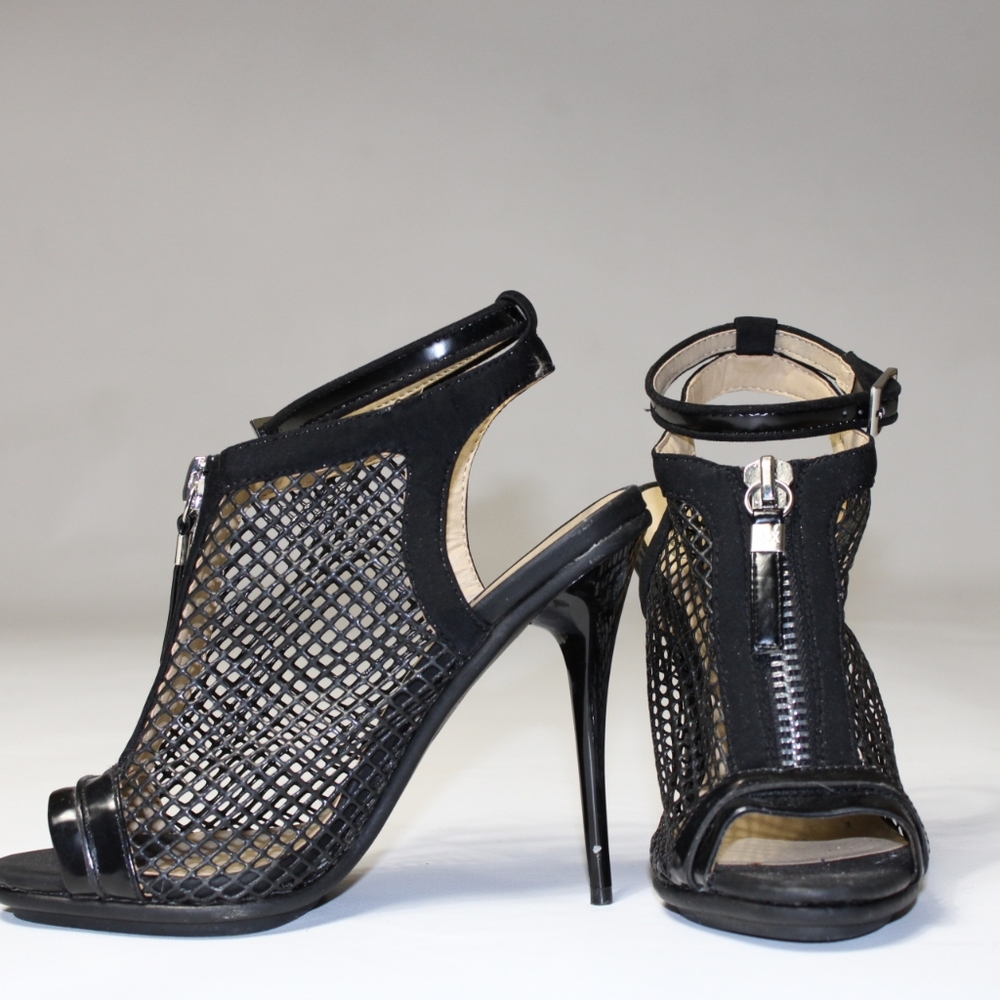 Black open toe shoes